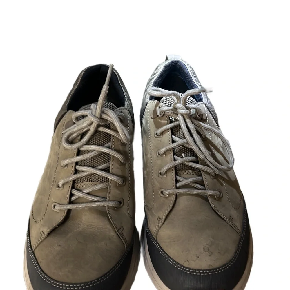 Men's Clarks Wavewalk Waterproof Athletic Shoe Size 11